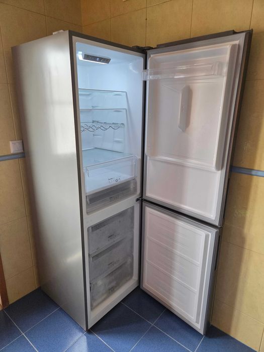 Frigorífico Combinado BECKEN Boostcooling BC4322 IX (No Frost - 185 cm - 323 L - Inox)