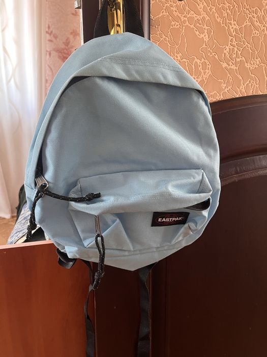 Продам Портфель Eastpak стан нового
