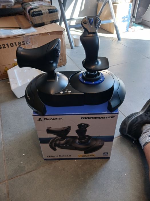 Thrustmaster T.Flight Hotas 4