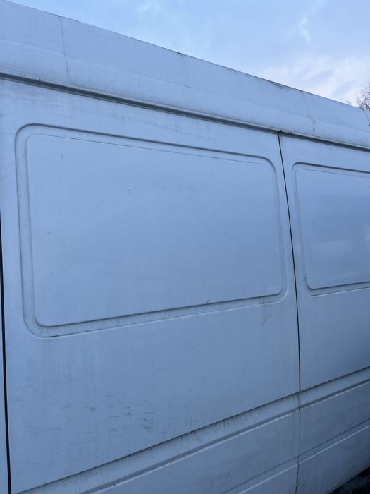 Кузовні елемети на спринтер та лт 2006року