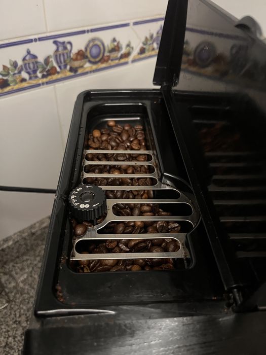 Maguina de cafe Delonghi Magnifica