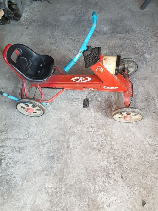 Разборка по запчастям-педальная детская  машинка "Спорт"