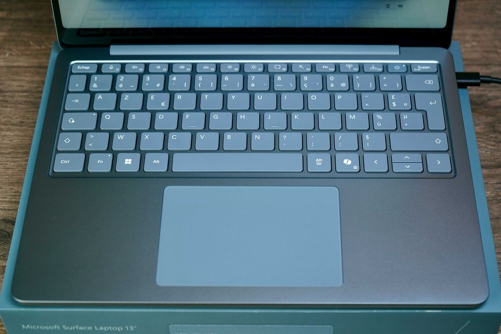 microsoft surface laptop studio 2 - купити ноутбуки - Ціна на OLX.ua