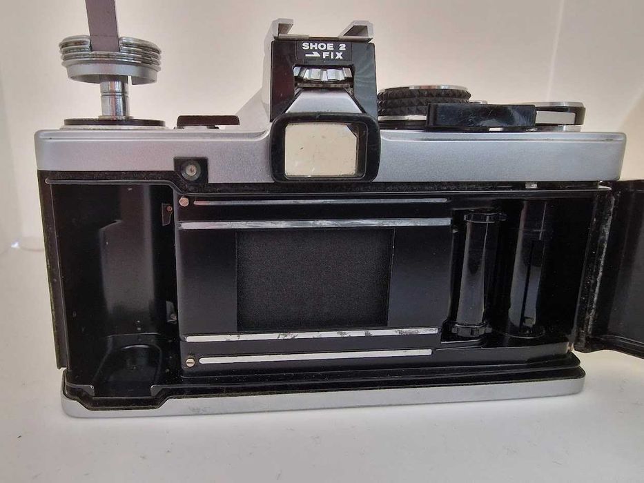 Olympus OM-2 in very good condition and fully functional64564125124738124