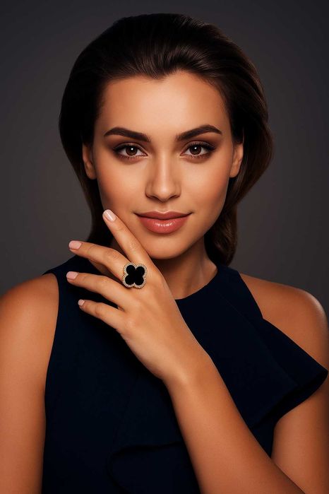 Золотое кольцо золота обручка Клевер золото 585