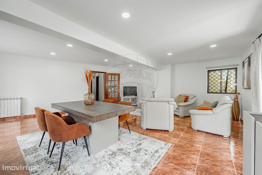 Moradia T4 para venda