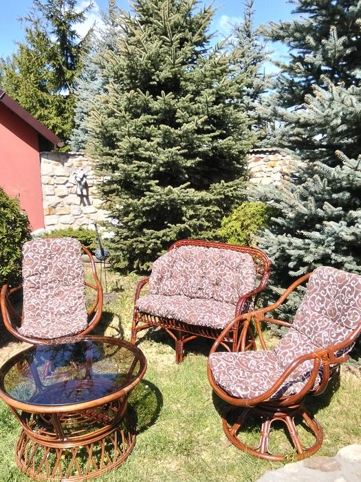 Komplet mebli rattanowych.