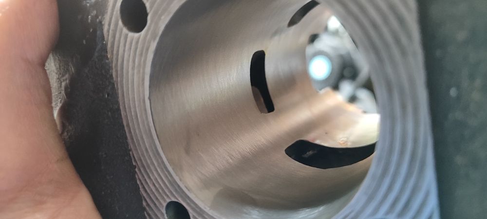 Cylinder wał po regeneracji WSK 125 silnik tłok ALMOT AK 20