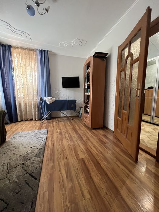 Будинок з цегли та Будинок з бруса на одній ділянці, басейн, баня.