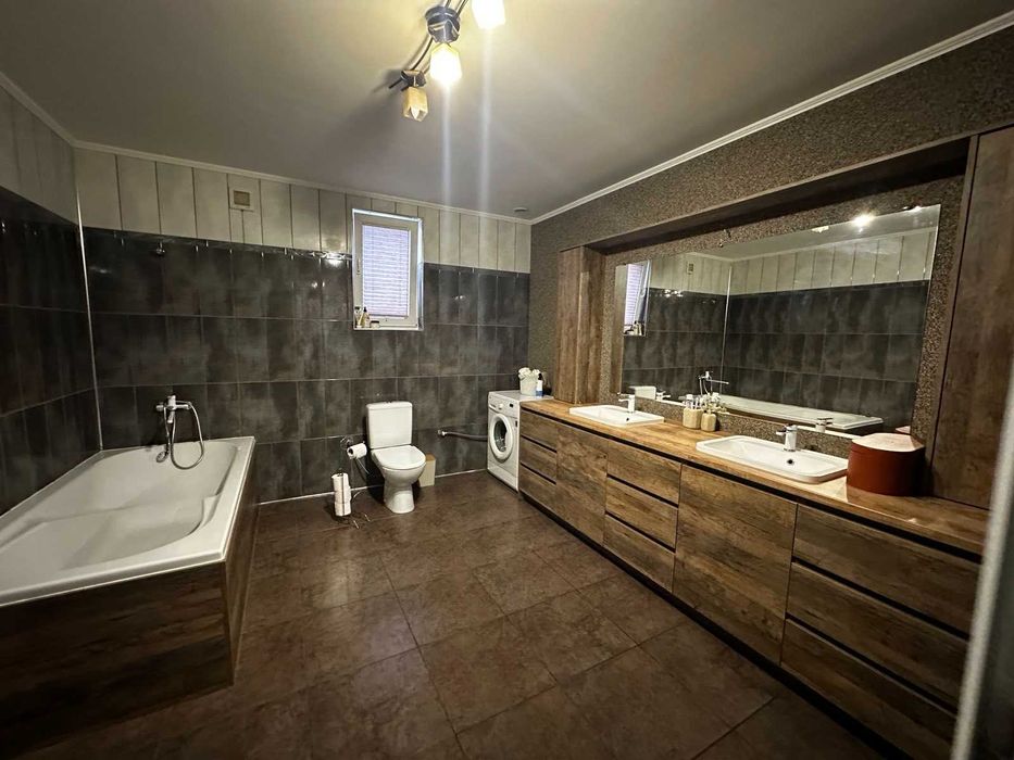 Продається будинок у Тячеві