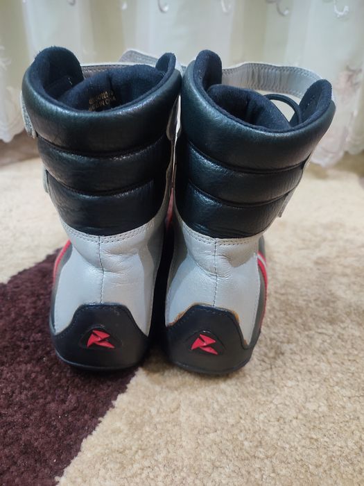 Продам треккинговые ботинки ECCO