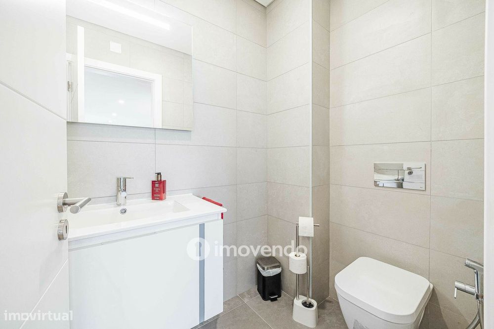 Moradia T3+1 moderna e exclusiva, com garagem e jardim, em Porto Salvo
