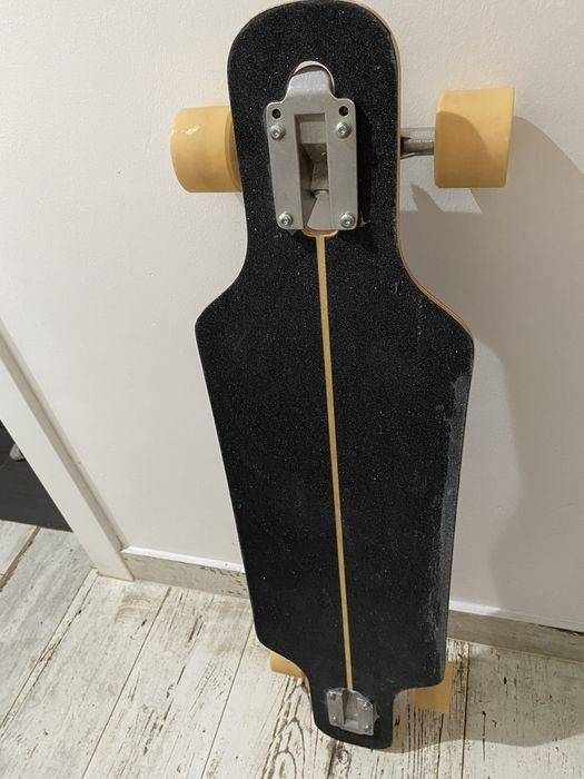 Vendo skate com capacete
