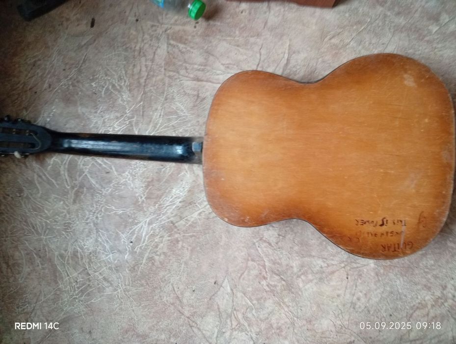 Гитара семиструнная