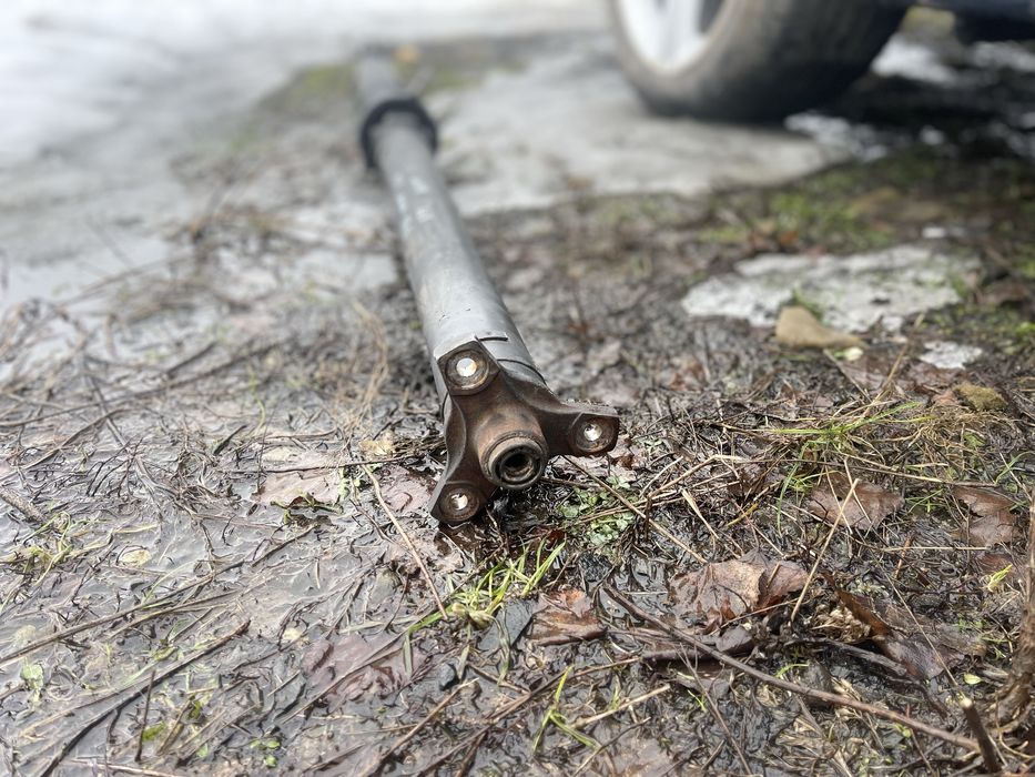 Кардан BMW Е39 Е46 Е60 Е90 кардани бмв  карданний вал акпп мкпп