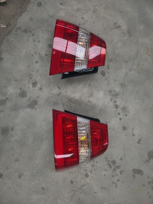 Lampy tył sedan lift bdb stan