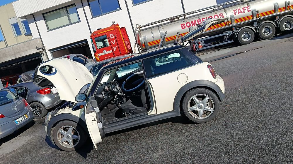Carro Mini Cooper d