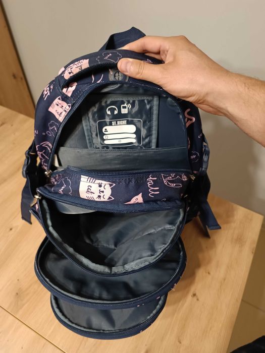 Plecak szkolny wielokomorowy ST.RIGHT niebiesko-różowy koty BDB