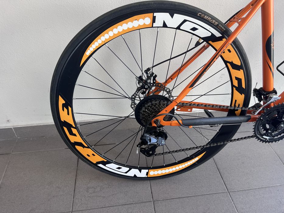 Vendo bicicleta de estrada em bom estado.