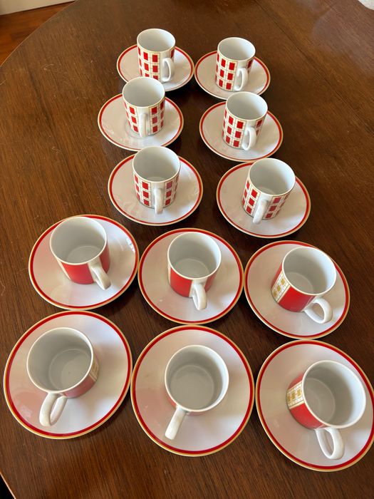 12 chávenas de café novas  da Casa Alegre ( by Vista Alegre)