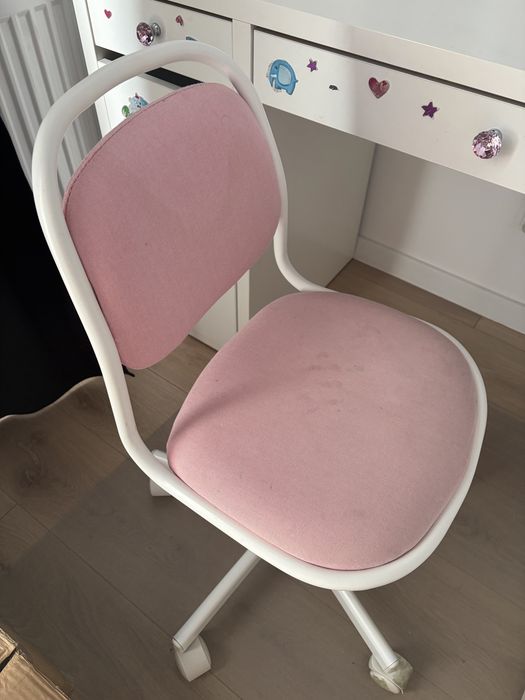 Biurko Micke Ikea z fotelem