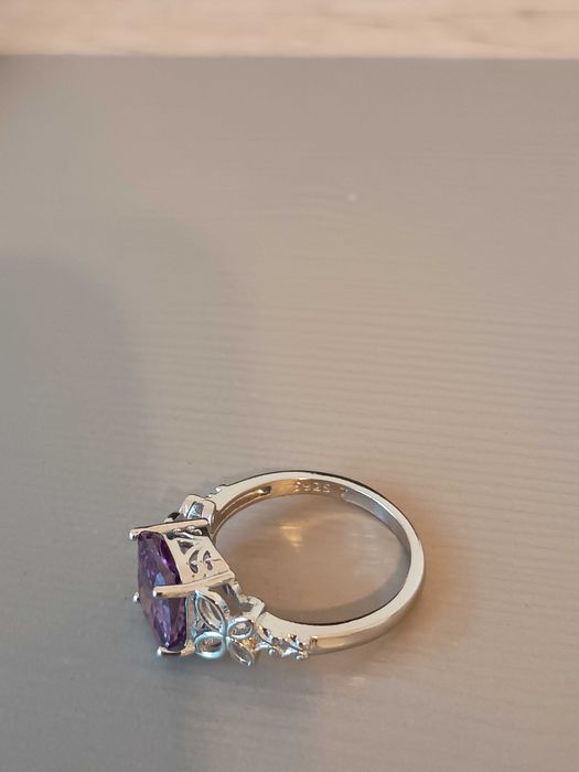 Srebrny pierścionek retro