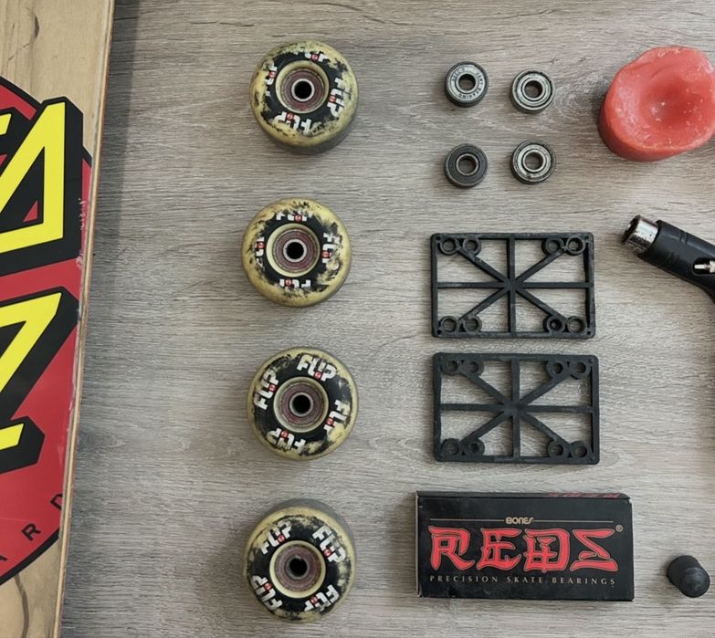 Skate semi novo + peças