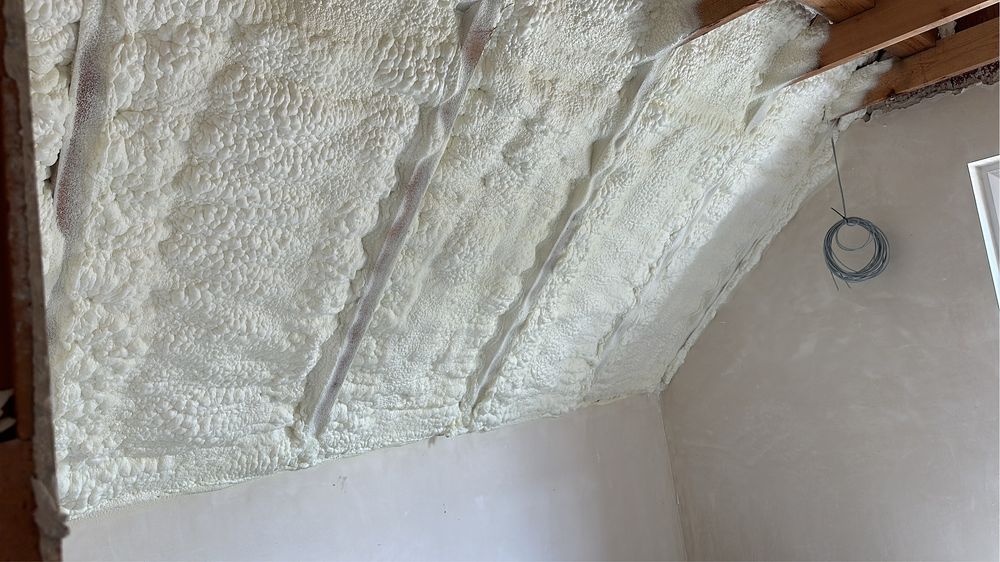 Izolacje pianą PUR, celuloza / wełna – program Czyste Powietrze