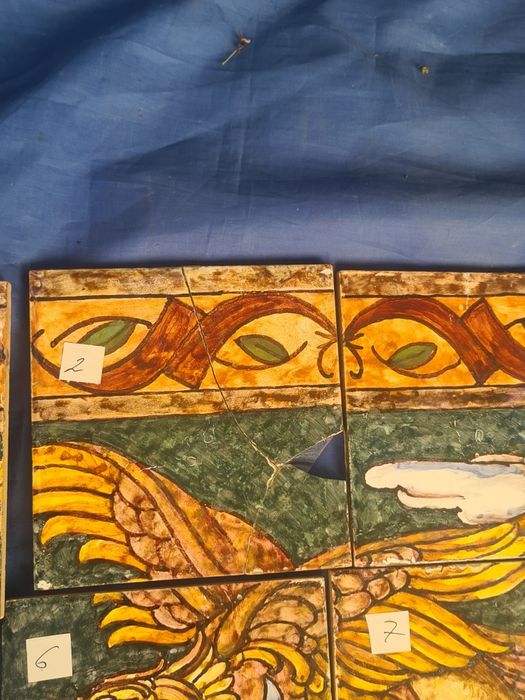 Vendo painel de azulejos com 32 peças.