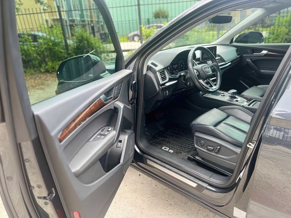 Audi Q5      2020