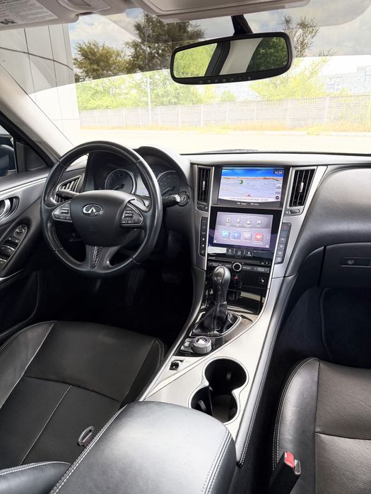 Infiniti Q50 2015г 3.5 Hybrid 141т км.