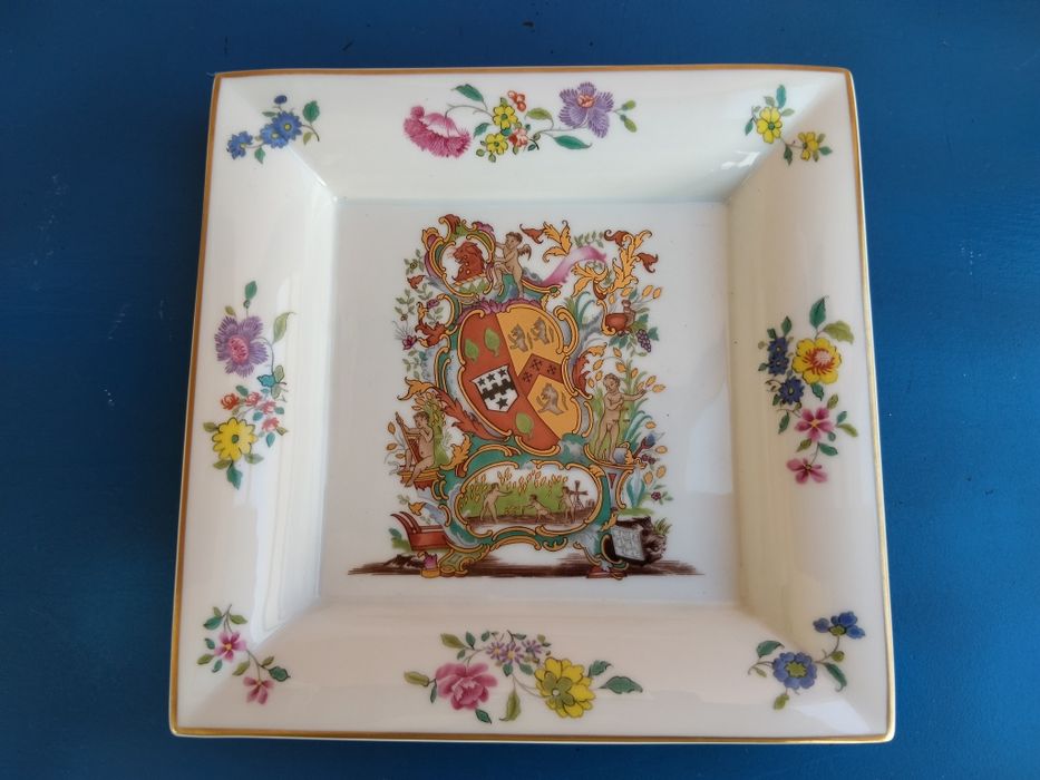 Covilhete Vista Alegre brasonado Mottahedeh decoração inspirada da Companhia das Índias