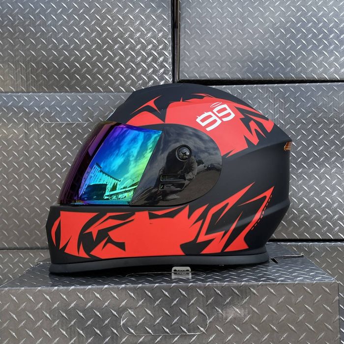 Мото шолом в хорошому стані