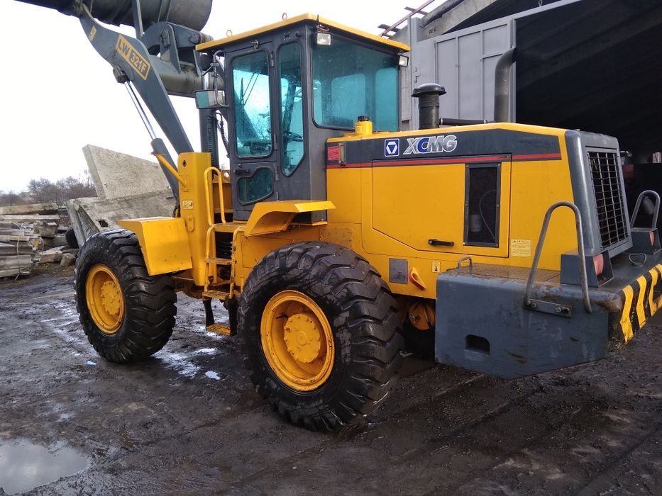 Фронтальний погрущик XCMG 321