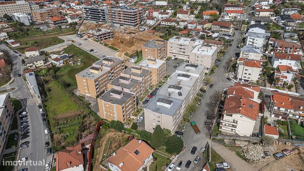 Apartamento T2 com suite e garagem fechada, em Nogueira, Braga!