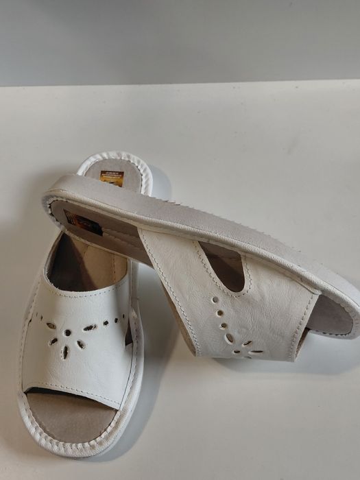 Skórzane pantofle damskie, rozmiar 38