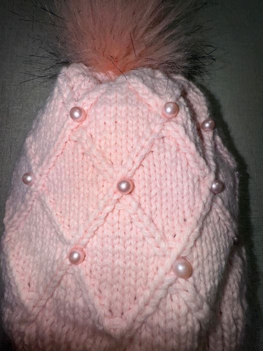 Рожева шапочка з перлинками