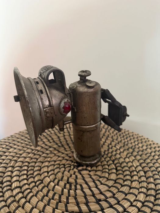 Farol antigo (carbureto) de bicicleta