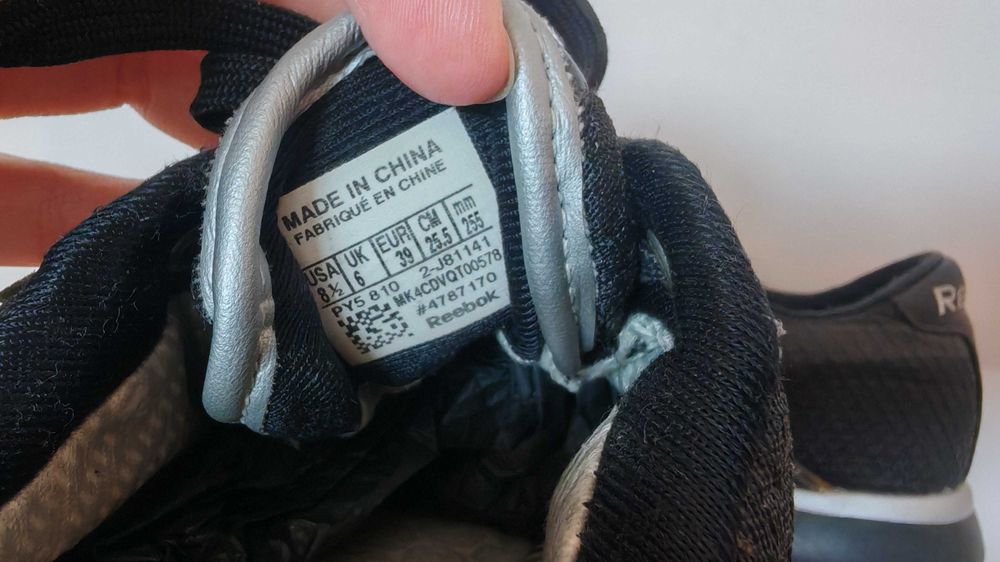 Чорні шкіряні кросівки Reebok EasyTone з системою Gore-Tex