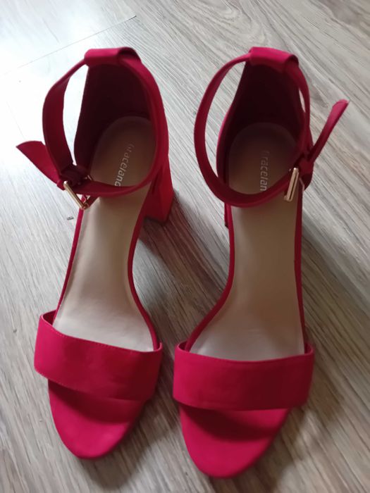 Sandaly czerwone rozmiar 41
