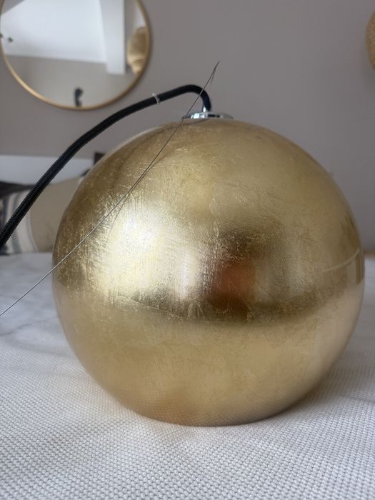 Sprzedam lampę wiszącą złota kula