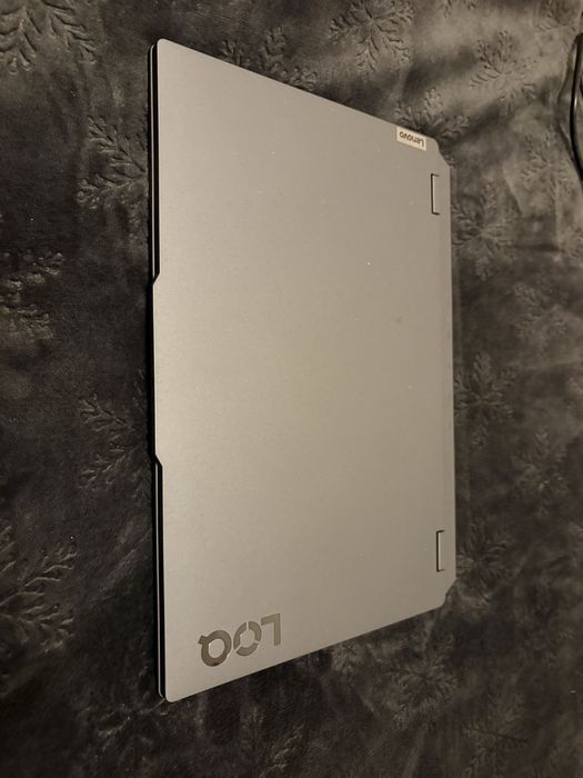 Laptop lenovo LOQ 15IAX9