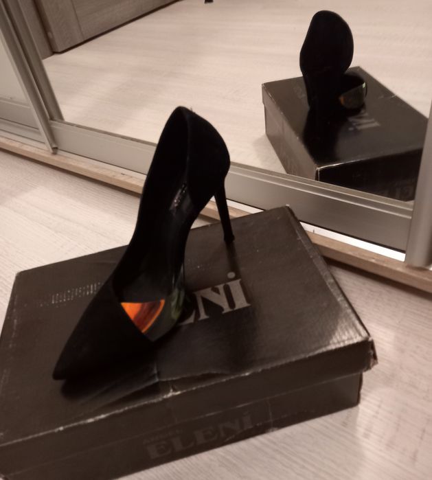 Розпродаж взуття, розмір 35