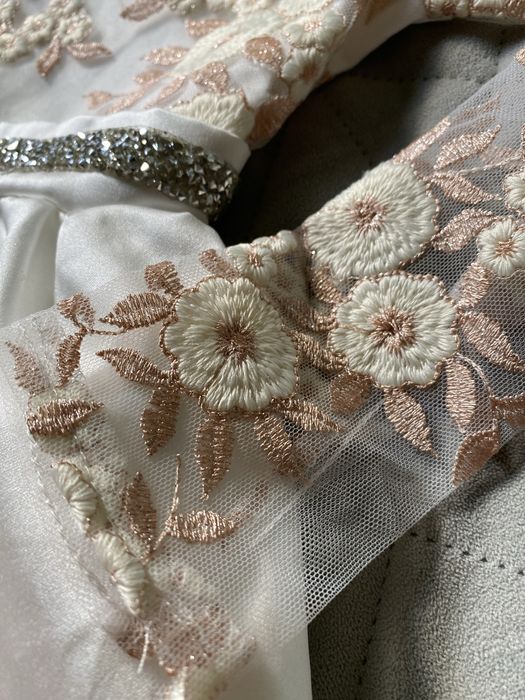 Нарядное платье для девочки