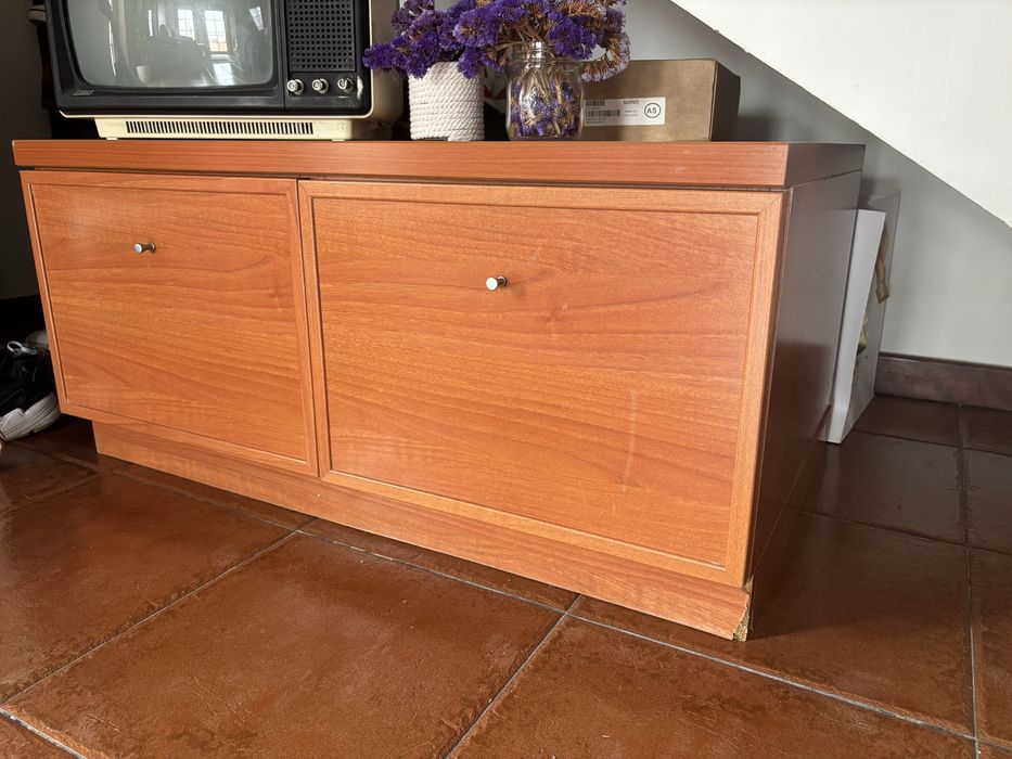 2 Vitrines + movel gaveta + movel portas