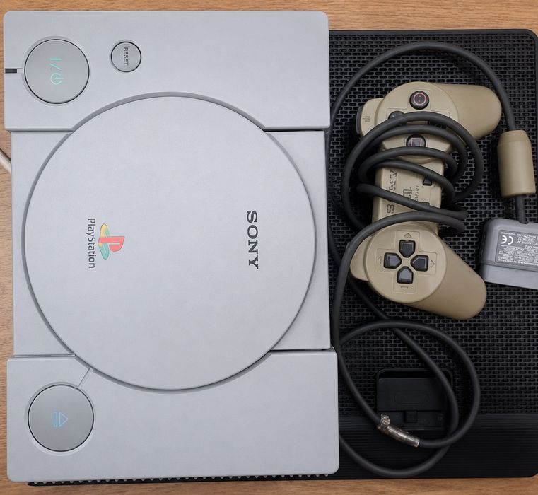 Vendo PlayStation 1 como nova ,entrega em mão na zona de Oeiras