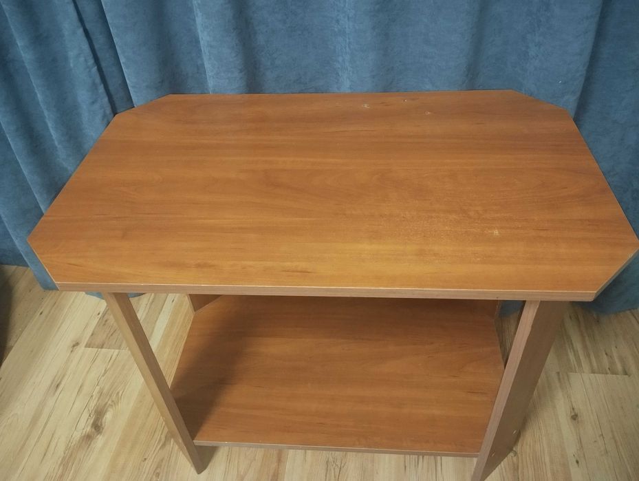 Продам б/у столик