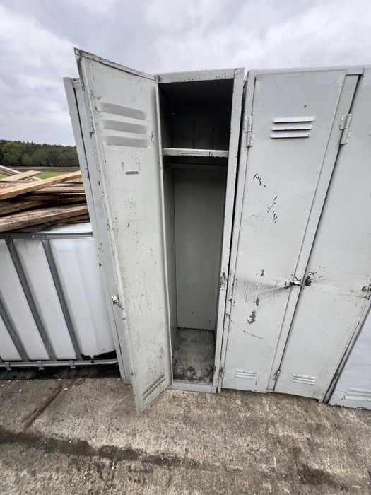 Szafki bhp  masywne  4szt