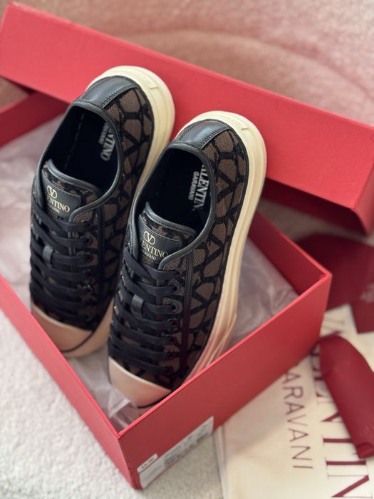 Кеди Valentino В коробці  40 р 3990грн