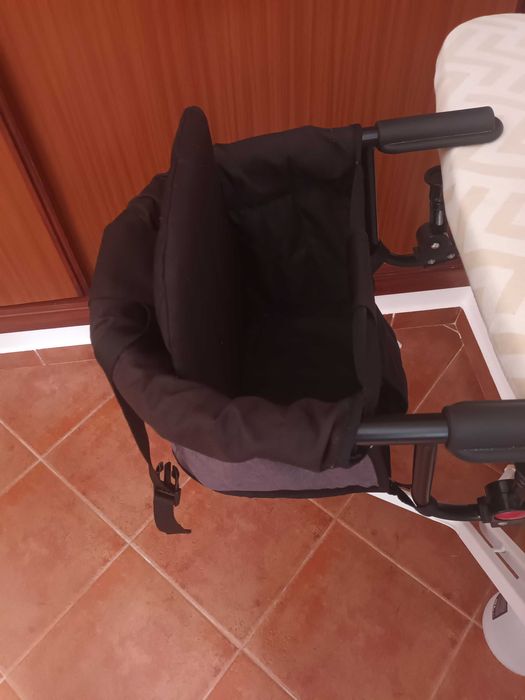 Cadeira de papa de mesa